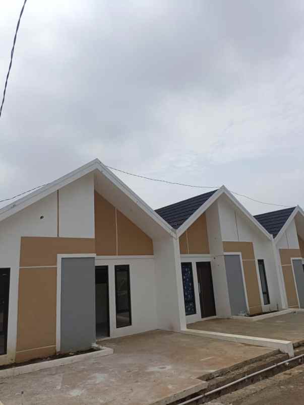 dijual rumah jl merkar bakti parakanmuncang