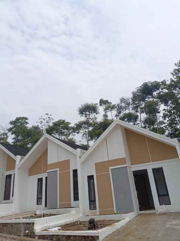 dijual rumah jl merkar bakti parakanmuncang