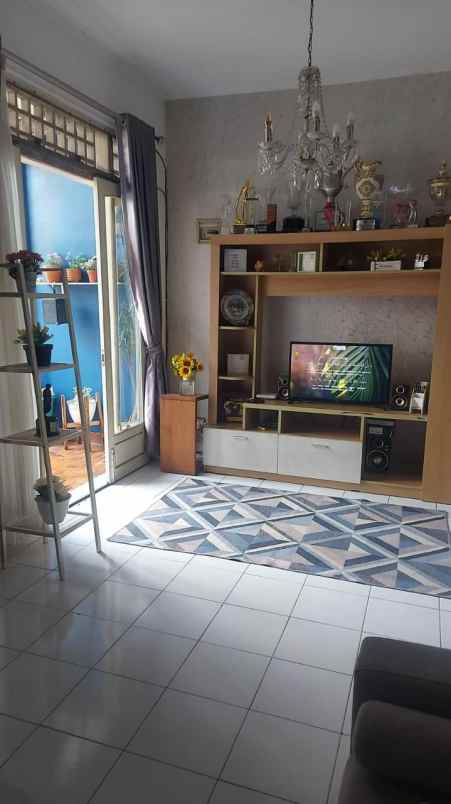 dijual rumah jl pamulang permai