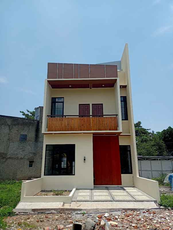 dijual rumah jl panghegar cinambo kota