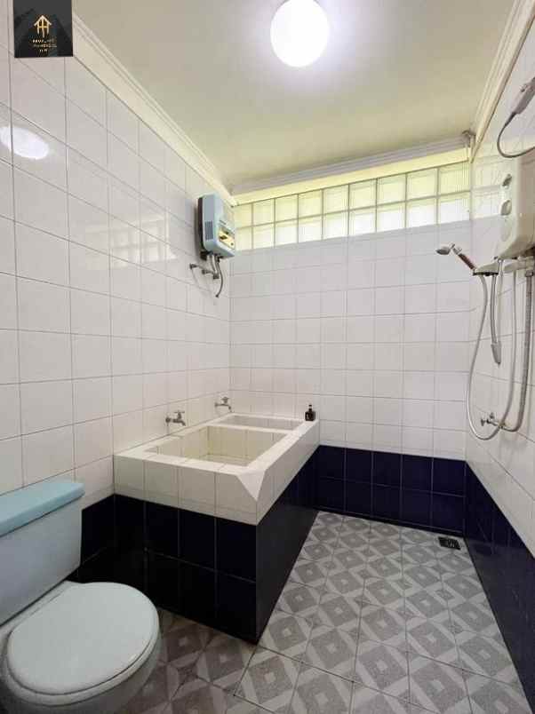 dijual rumah jl pasteur