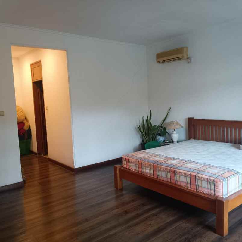 dijual rumah jl pejaten barat