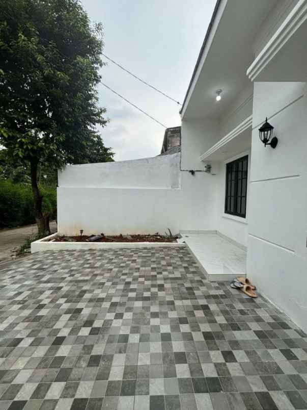 dijual rumah jl perumahan ambar