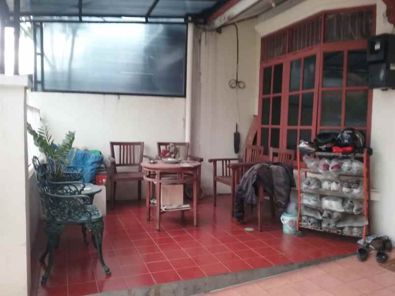 dijual rumah jl perumahan karya indah