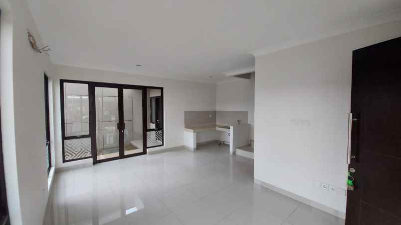 dijual rumah jl podomoro park buah batu