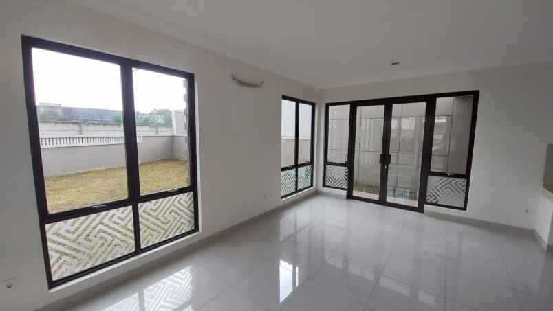 dijual rumah jl podomoro park buah batu