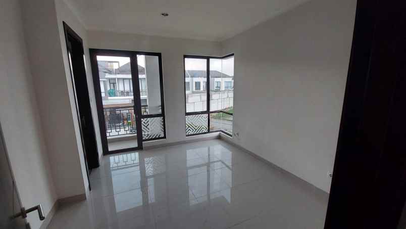 dijual rumah jl podomoro park buah batu