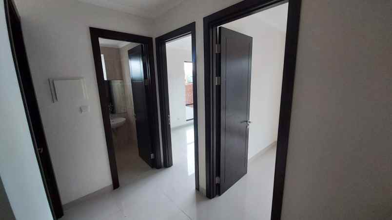 dijual rumah jl podomoro park buah batu