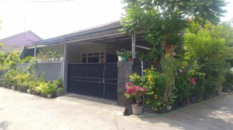 dijual rumah jl pondok duta raya