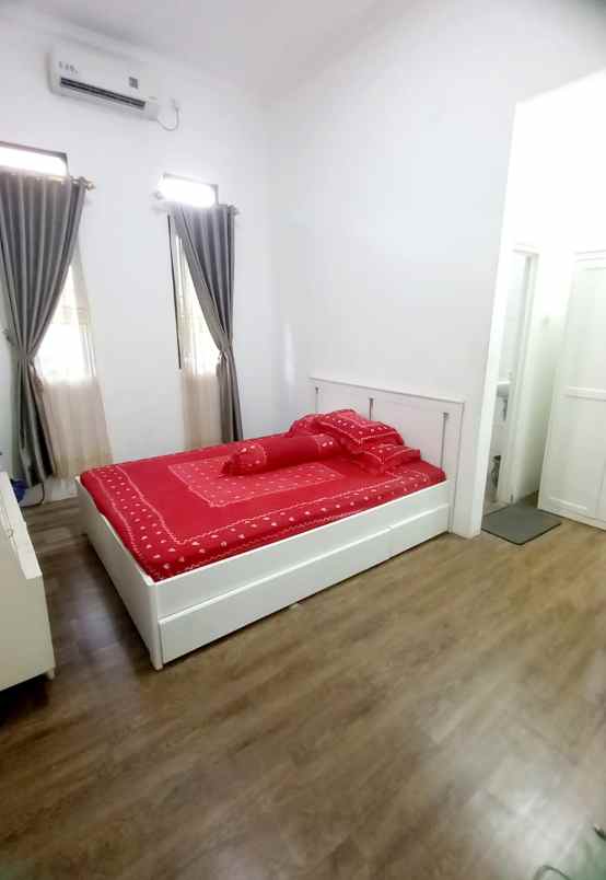 dijual rumah jl pondok duta raya