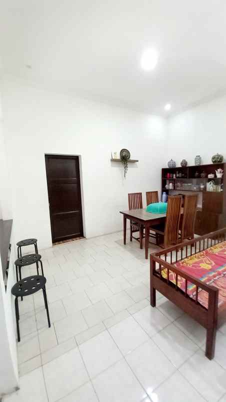 dijual rumah jl pondok duta raya