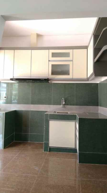 dijual rumah jl pramuka mampang