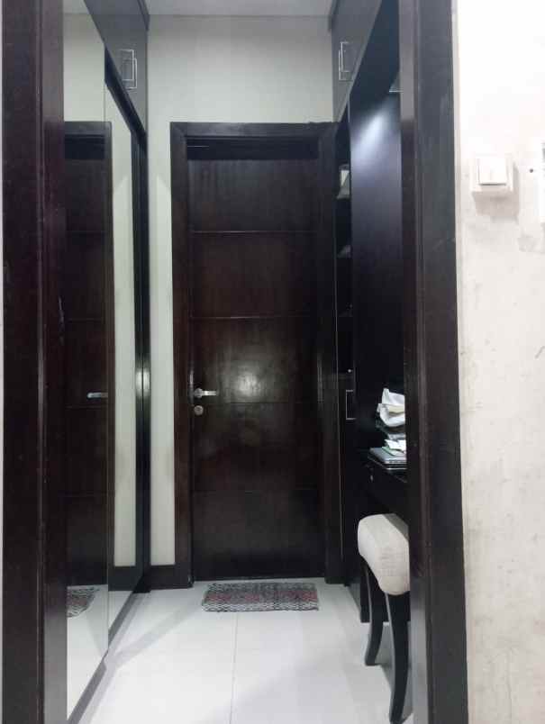 dijual rumah jl pulomas timur kel kayu