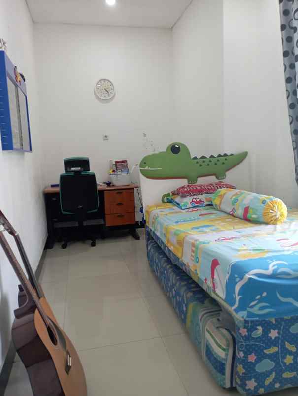 dijual rumah jl pulomas timur kel kayu