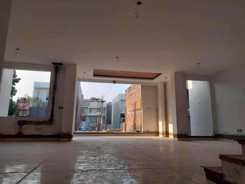 dijual rumah jl puri mutiara raya