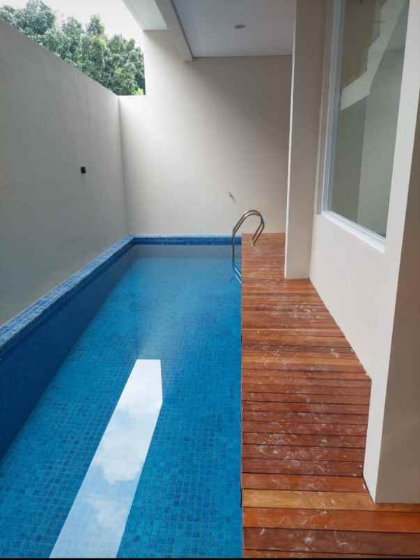 dijual rumah jl puri mutiara raya