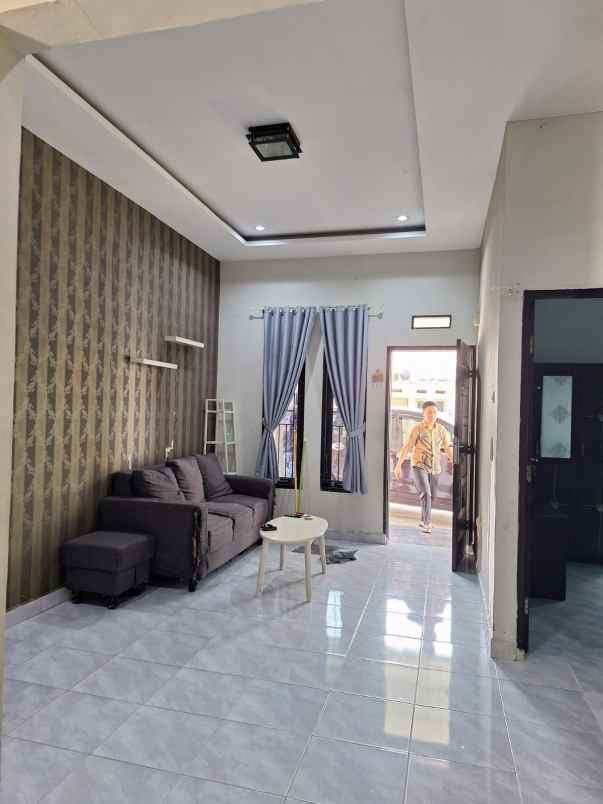 dijual rumah jl puspa sari