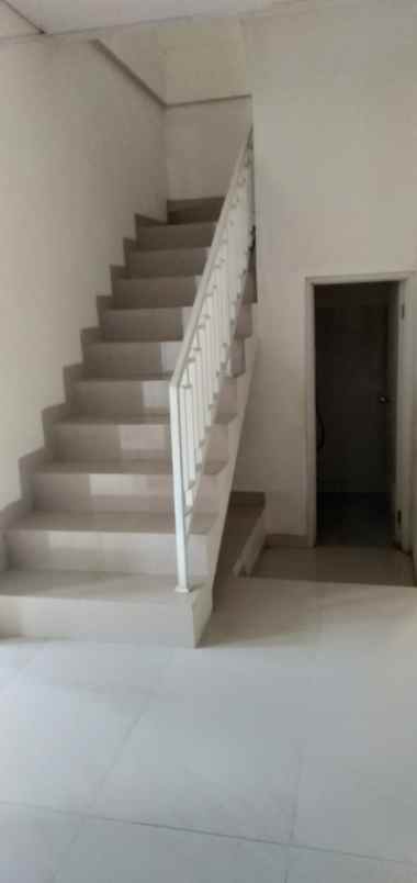 dijual rumah jl raya jatimulya