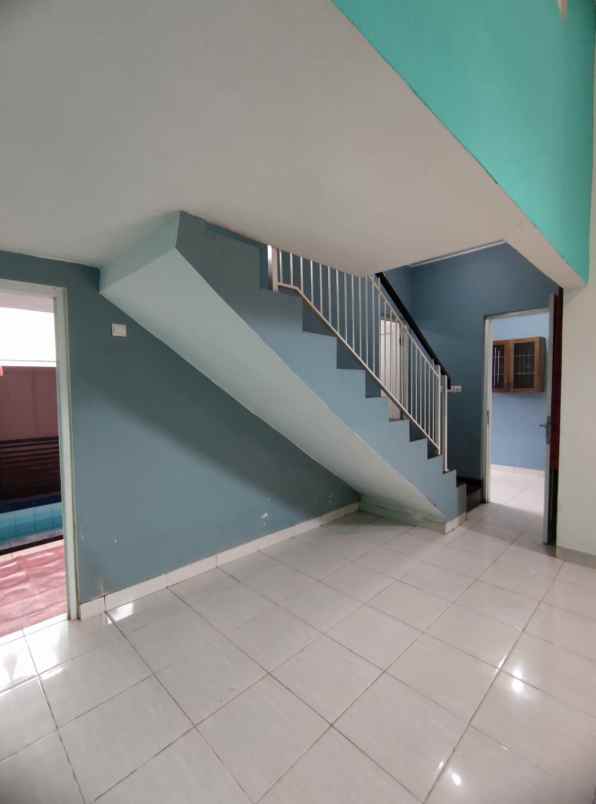 dijual rumah jl raya jatiwarna