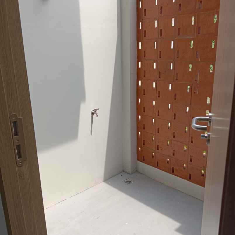 dijual rumah jl rusa raya