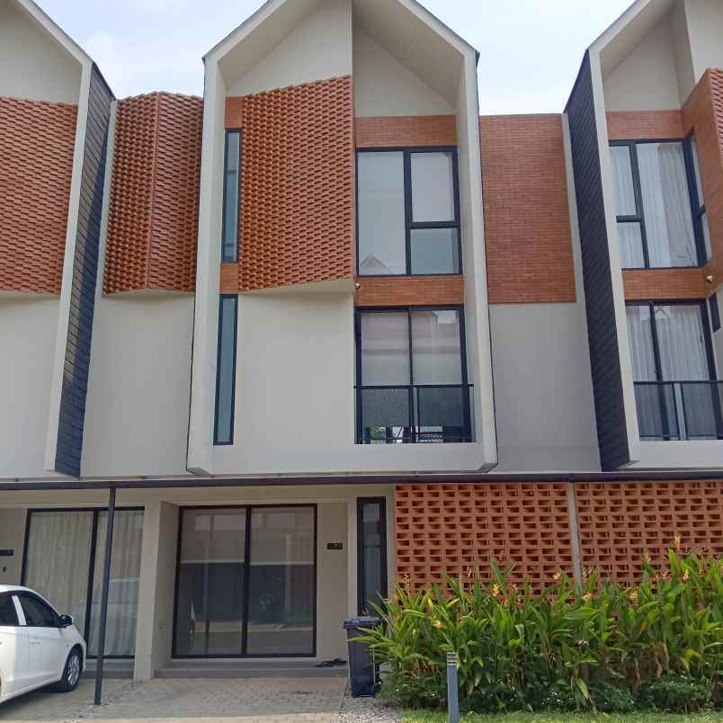 dijual rumah jl rusa raya