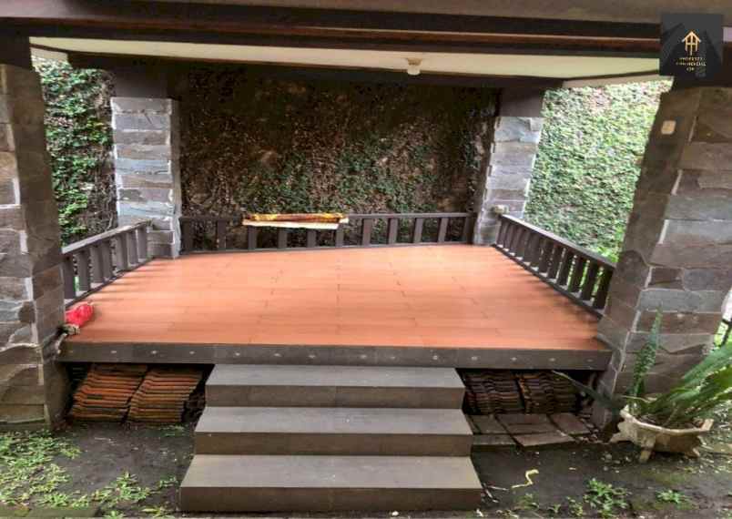 dijual rumah jl sayap dago cigadung