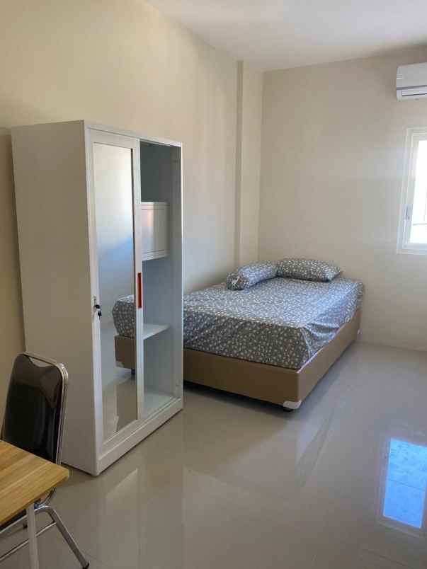 dijual rumah jl semolowaru selatan