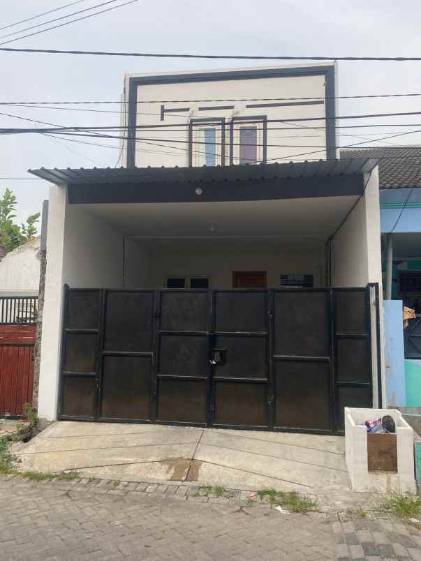 dijual rumah jl semolowaru selatan