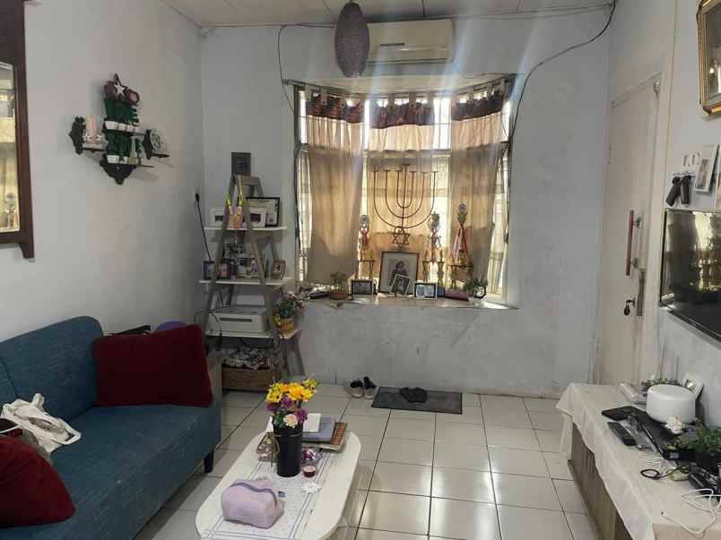 dijual rumah jl vila dago tol serua