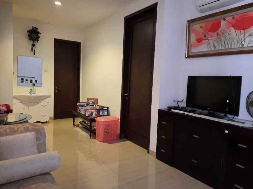 dijual rumah jl wr supratman