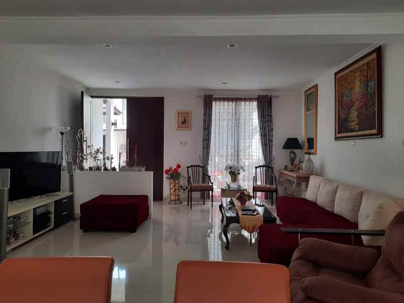 dijual rumah jl wr supratman