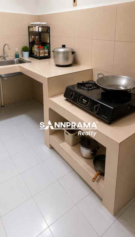 dijual rumah jln raya pondok cabe