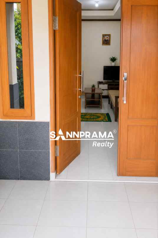dijual rumah jln raya pondok cabe