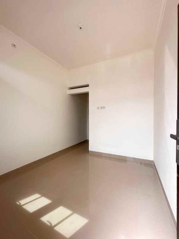 dijual rumah kampung tengah