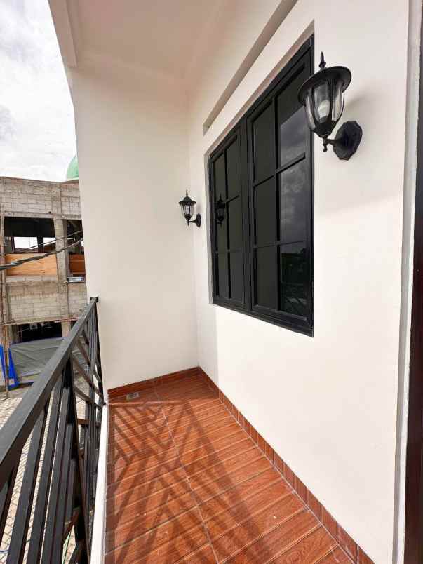 dijual rumah kampung tengah