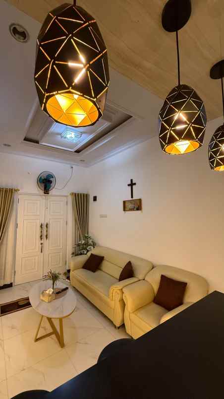 dijual rumah kelapa dua wetan ciracas jakarta timur