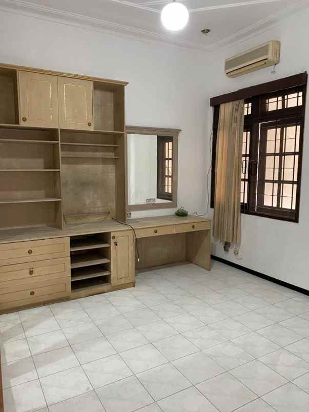 dijual rumah kertajaya indah