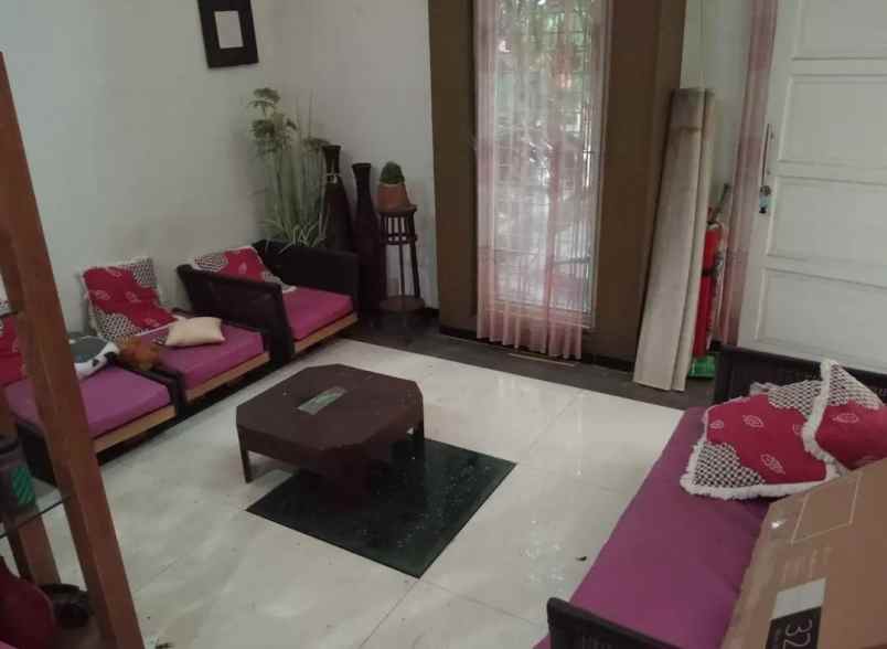 dijual rumah ketileng