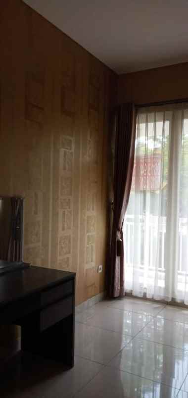 dijual rumah komp sherwood garden