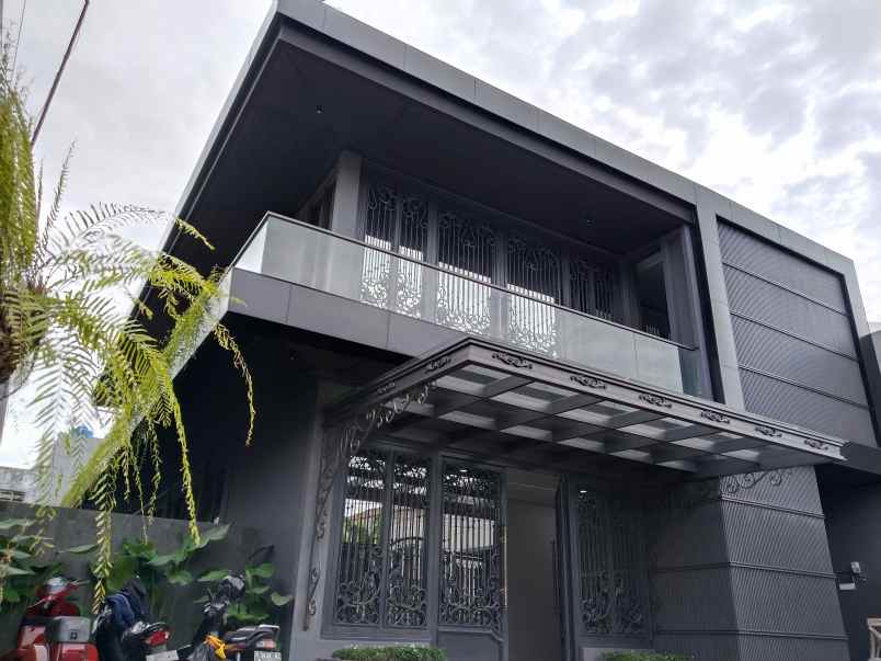 dijual rumah komplek billymoon pondok