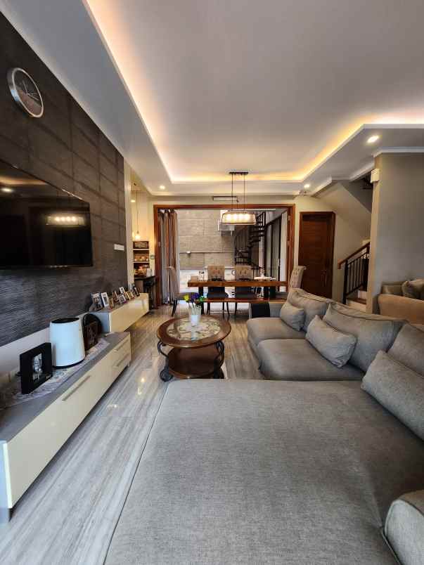 dijual rumah komplek bintaro jaya