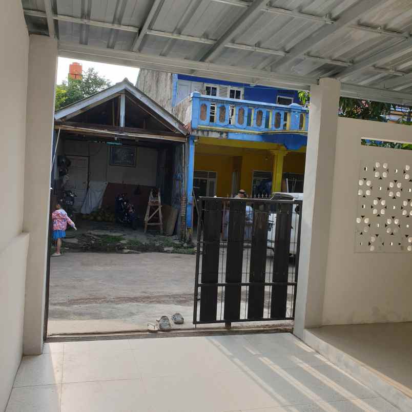 dijual rumah komplek cempaka arum