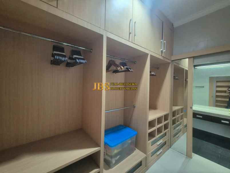 dijual rumah komplek evergreen jalan