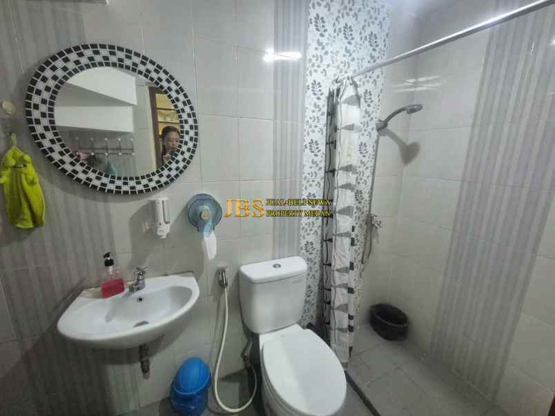 dijual rumah komplek evergreen jalan