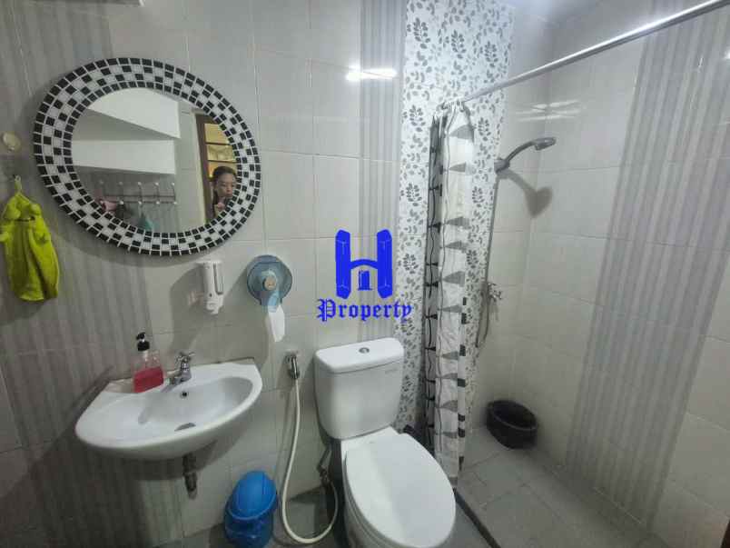 dijual rumah komplek evergreen jalan