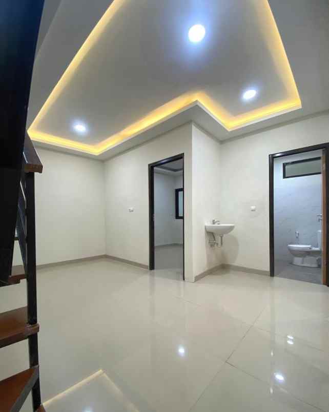 dijual rumah komplek griya cihanjuang