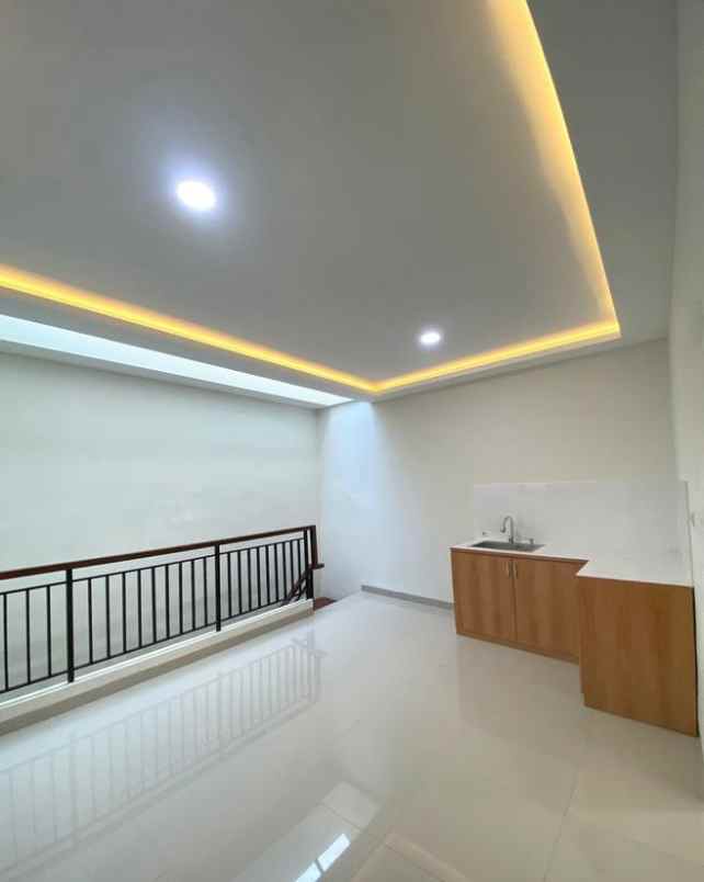 dijual rumah komplek griya cihanjuang