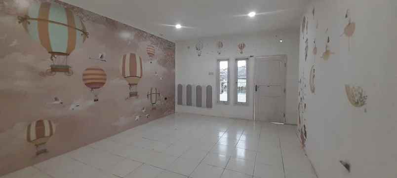 dijual rumah komplek kembang larangan