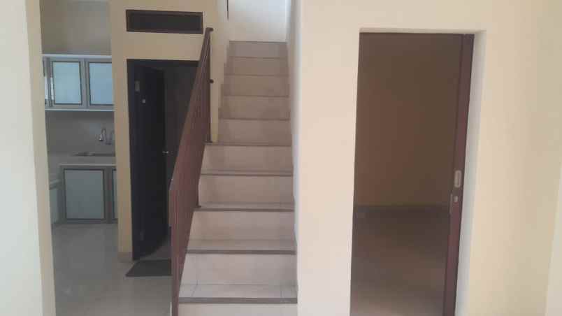 dijual rumah komsen jatiasih