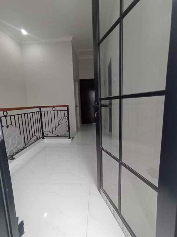 dijual rumah komsen jatiasih